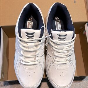 NWT Kirkland Signature Men’s Athletic shoes in size 9.5